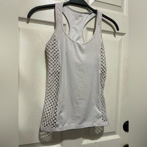 Forever 21 white tank top with mesh design. Size: XS #summer #festival